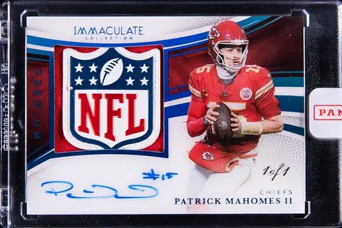 2025 Panini Immaculate Collection Premium Patch Autographs NFL Shield #PPA-PMS Patrick Mahomes II Signed Patch Card (#1/1) - Panini Encased